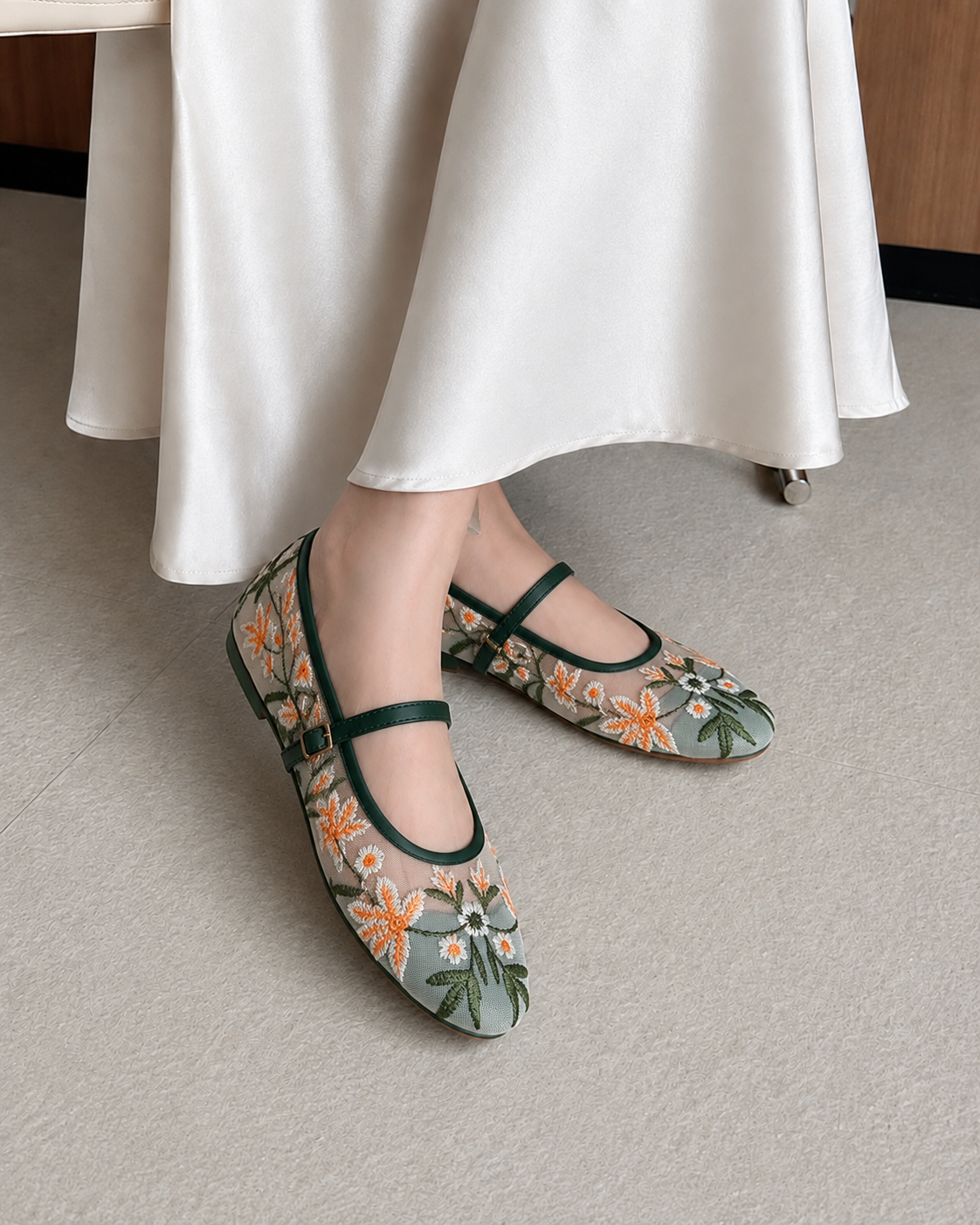 Wild-Flower Embroidery Pumps
